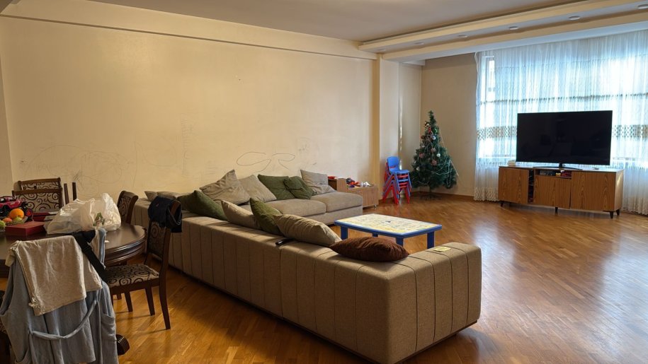Satılır 3 otaqlı yeni tikili, 180 m², 28 May m.-2