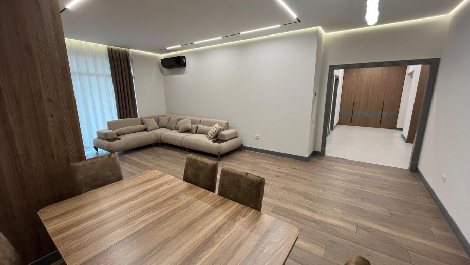 Kirayə verilir 3 otaqlı yeni tikili, 145 m², 8 noyabr-5