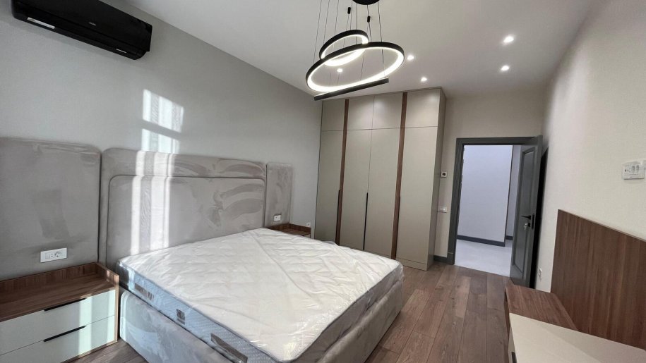 Kirayə verilir 3 otaqlı yeni tikili, 145 m², 8 noyabr-11