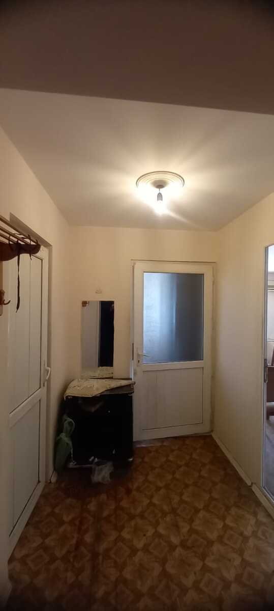 Satılır 1 otaqlı köhnə tikili, 35 m², 8-ci mikrorayon-12