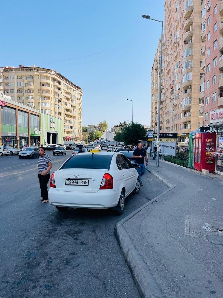 Satılır 2 otaqlı yeni tikili, 78 m², İnşaatçılar m.-12