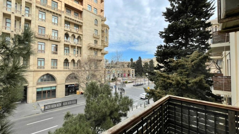 100 kv.m. obyekt icarəyə verilir, Sahil m.-6