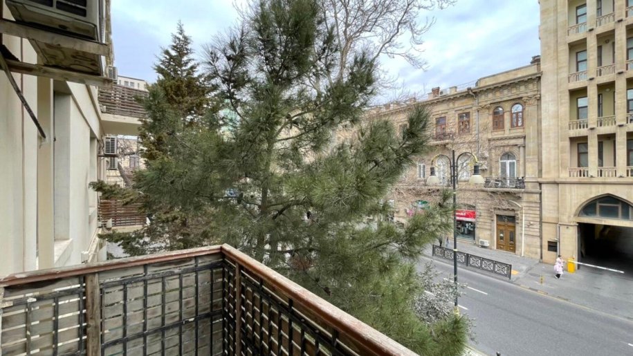 100 kv.m. obyekt icarəyə verilir, Sahil m.-7