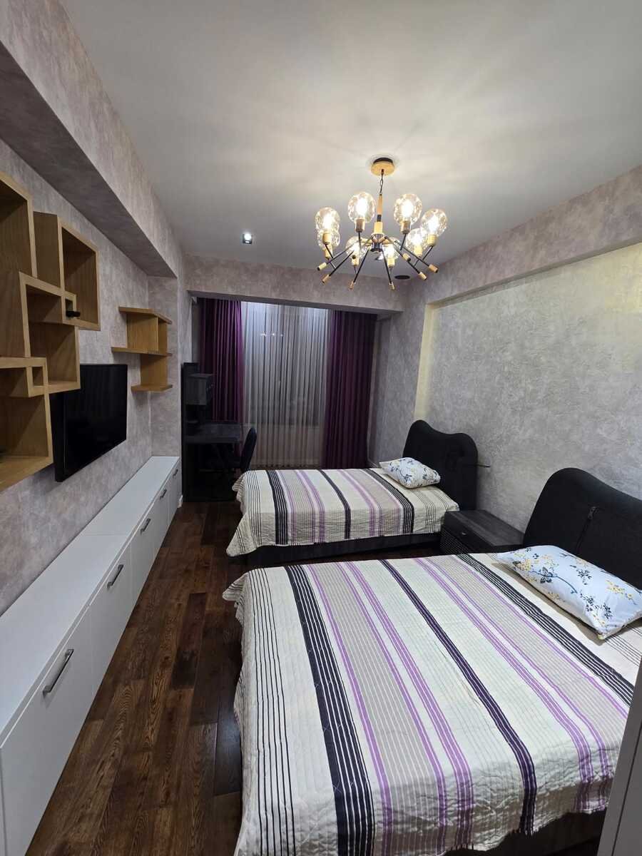 Kirayə verilir 4 otaqlı yeni tikili, 150 m², 28 May m.-4