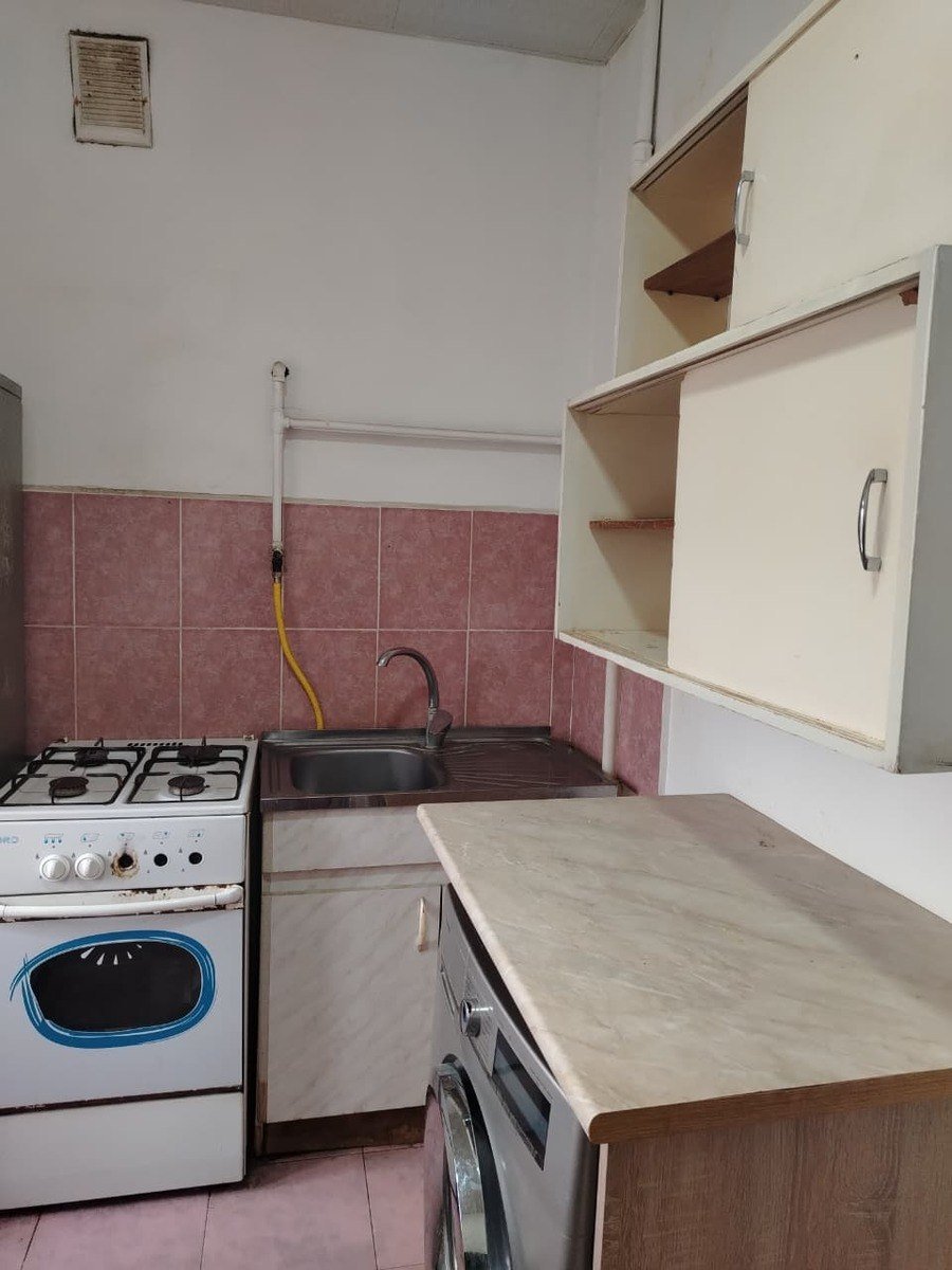 Satılır 2 otaqlı köhnə tikili, 50 m², Elmlər Akademiyası m.-6