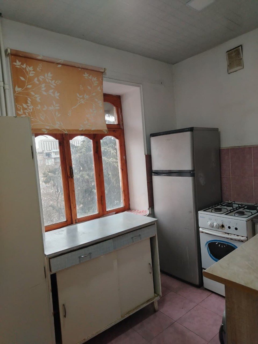 Satılır 2 otaqlı köhnə tikili, 50 m², Elmlər Akademiyası m.-7