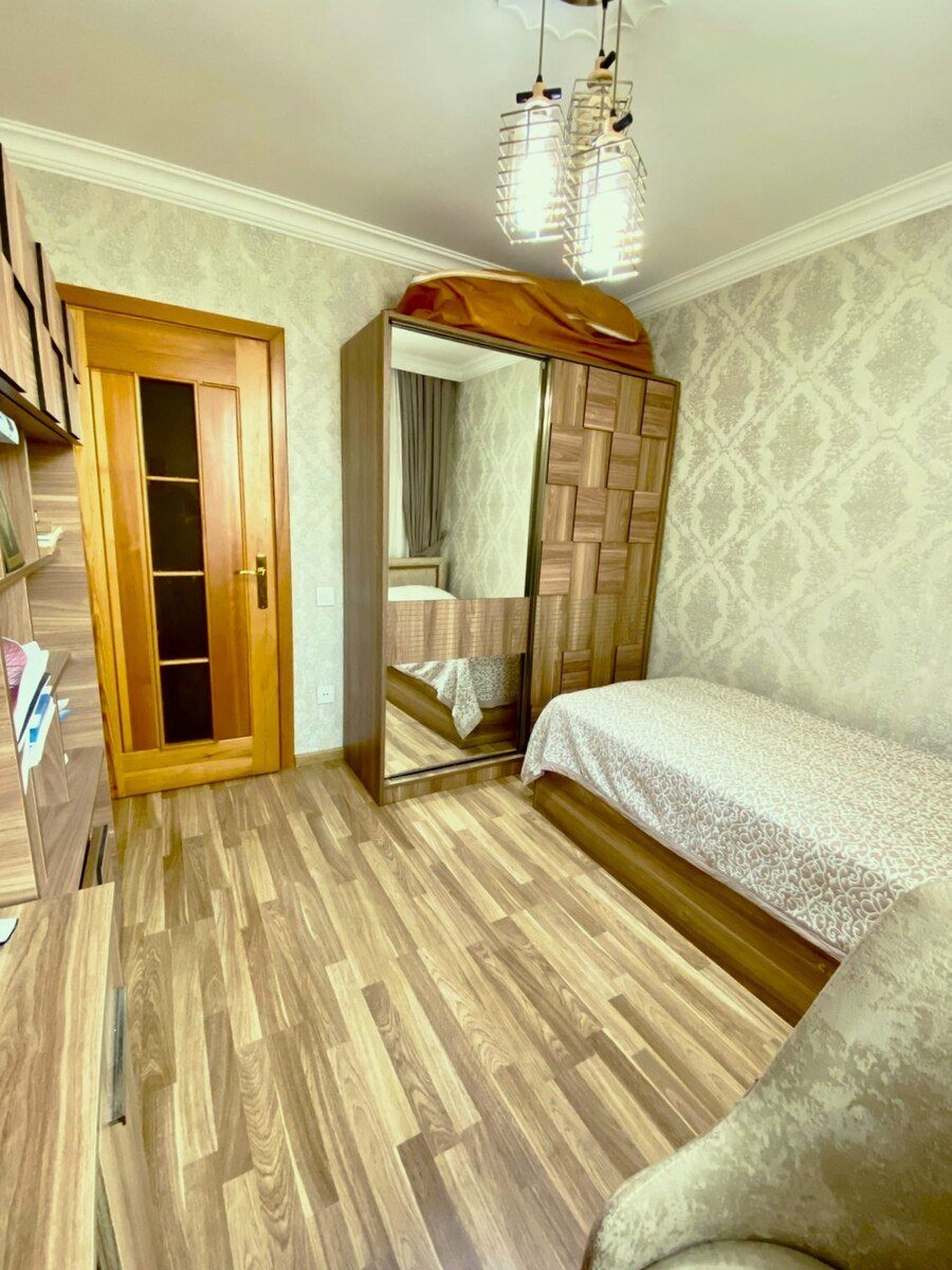 Satılır 3 otaqlı köhnə tikili, 90 m², Neftçilər m.-12