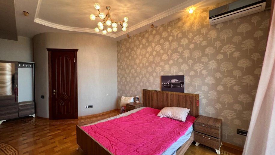 Satılır 4 otaqlı yeni tikili, 220 m², 28 May m.-6