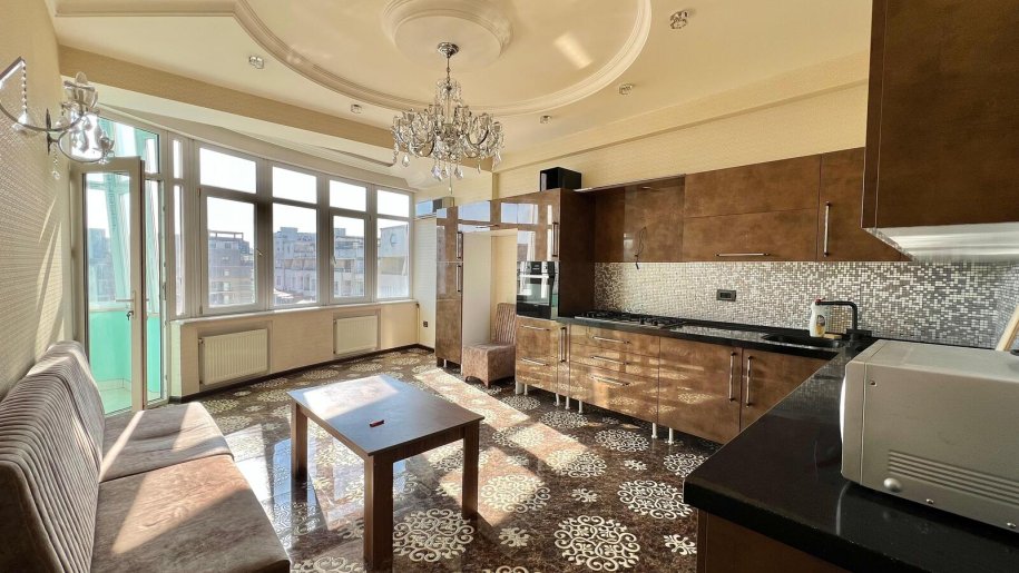 Satılır 4 otaqlı yeni tikili, 220 m², 28 May m.-11