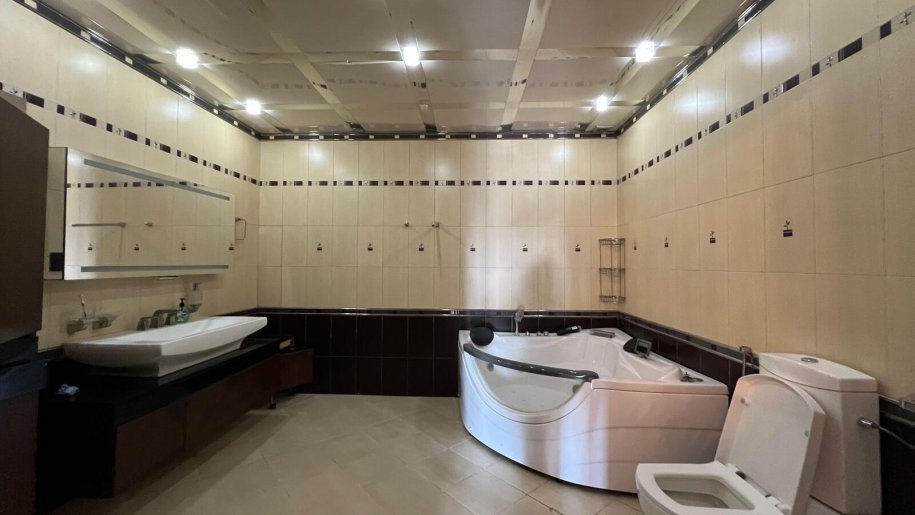 Satılır 4 otaqlı yeni tikili, 220 m², 28 May m.-13