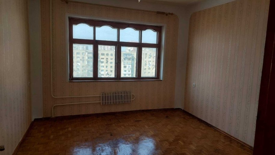 Satılır 4 otaqlı köhnə tikili, 100 m², Xalqlar dostluğu m.-3