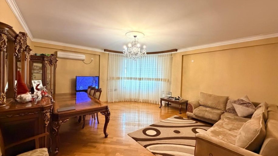 Satılır 2 otaqlı yeni tikili, 110 m², İnşaatçılar m.-1