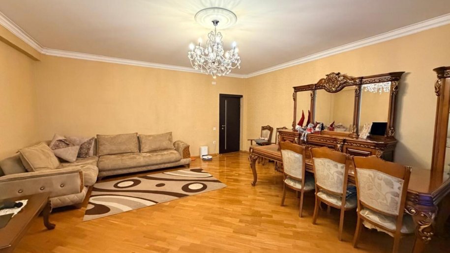 Satılır 2 otaqlı yeni tikili, 110 m², İnşaatçılar m.-2