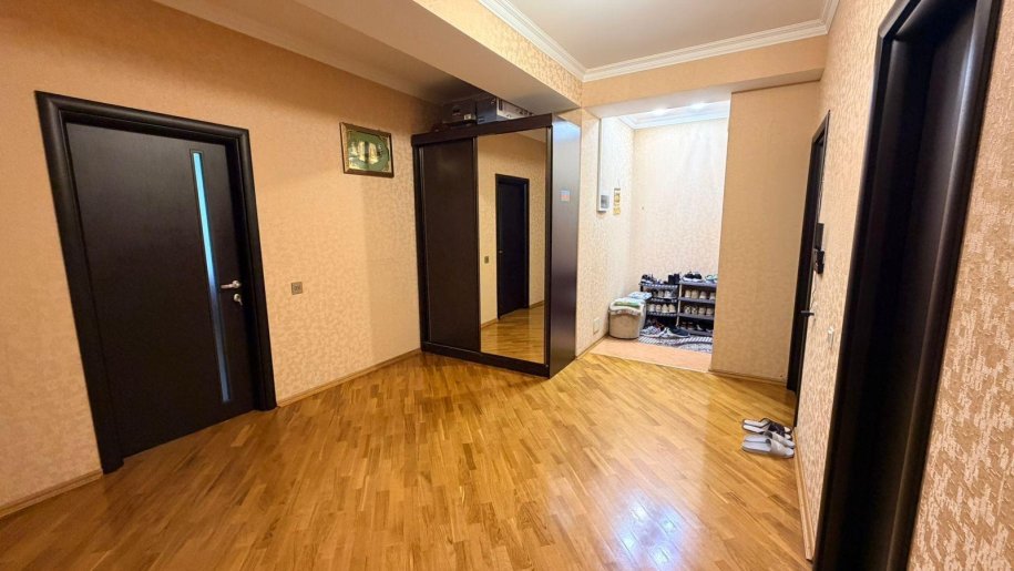 Satılır 2 otaqlı yeni tikili, 110 m², İnşaatçılar m.-4