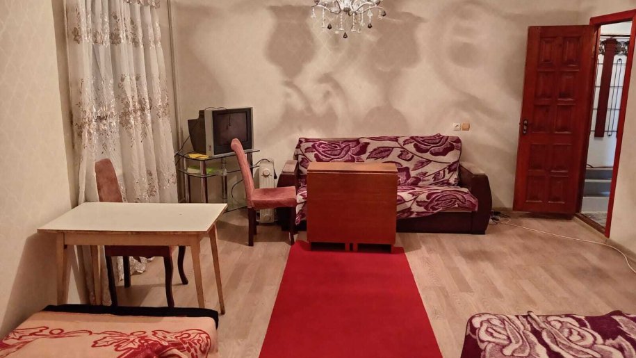 Kirayə verilir 1 otaqlı köhnə tikili, 35 m², Elmlər Akademiyası m.-2