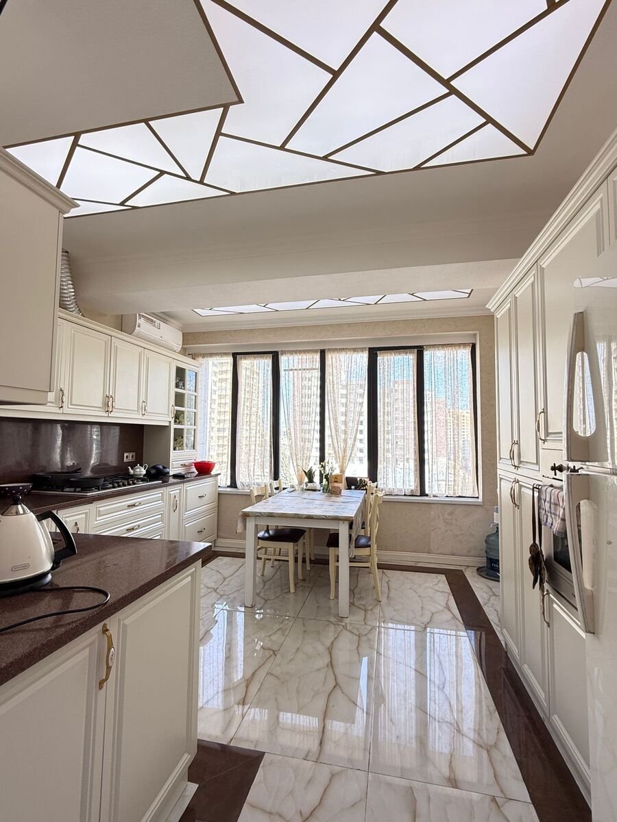 Satılır 4 otaqlı yeni tikili, 165 m², 28 May m.-1