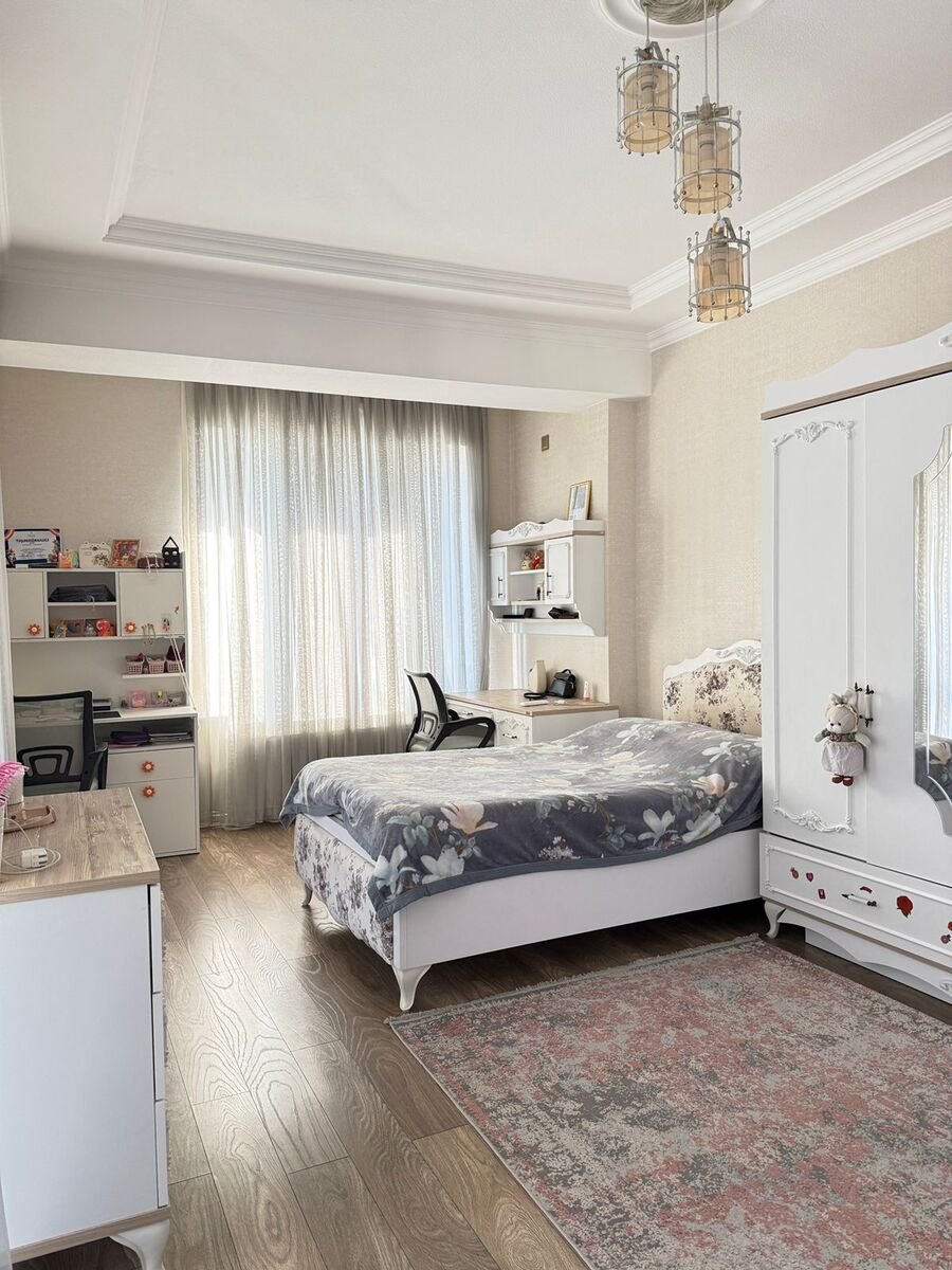 Satılır 4 otaqlı yeni tikili, 165 m², 28 May m.-2