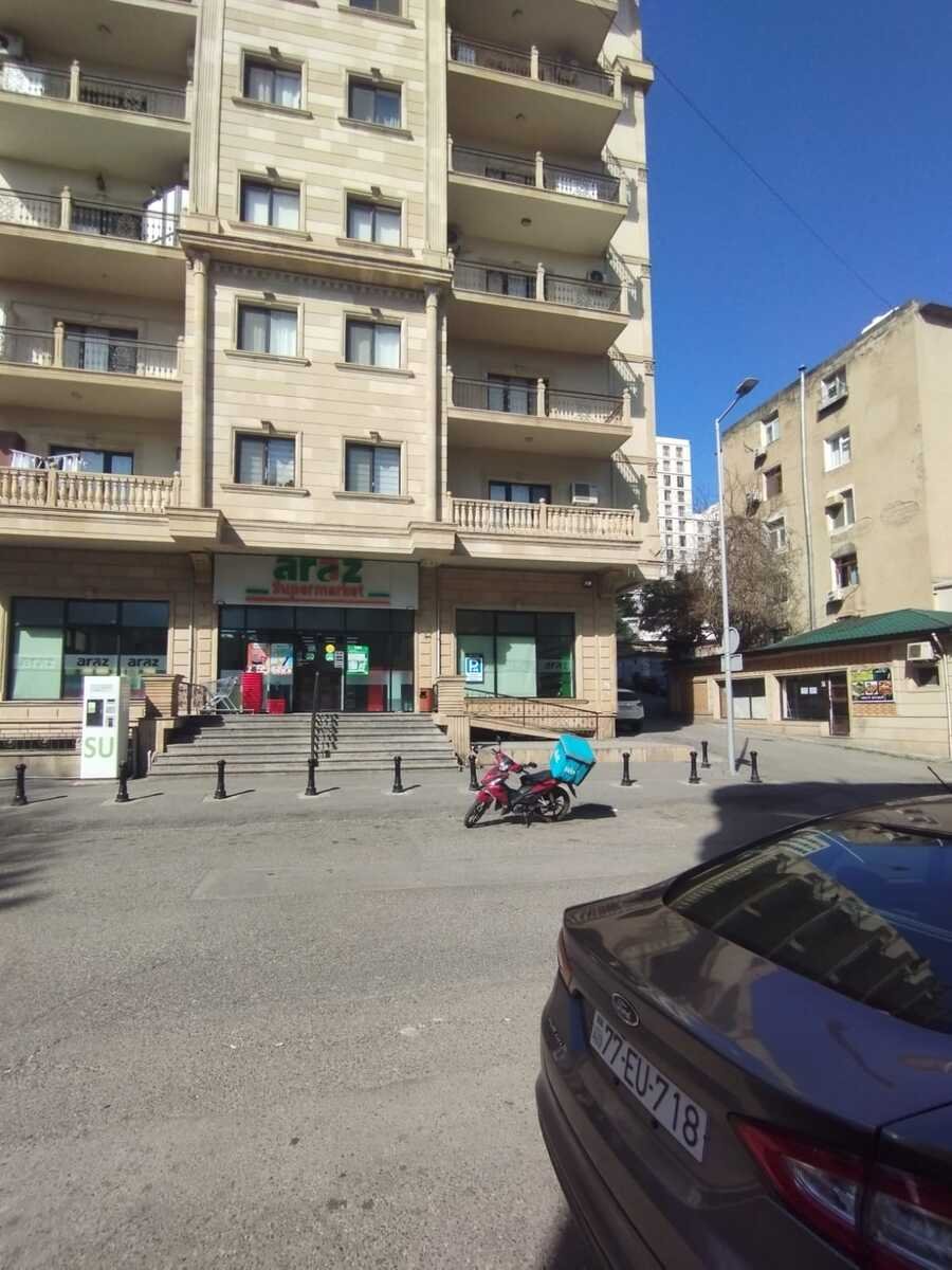 Satılır 3 otaqlı köhnə tikili, 70 m², Elmlər Akademiyası m.-1