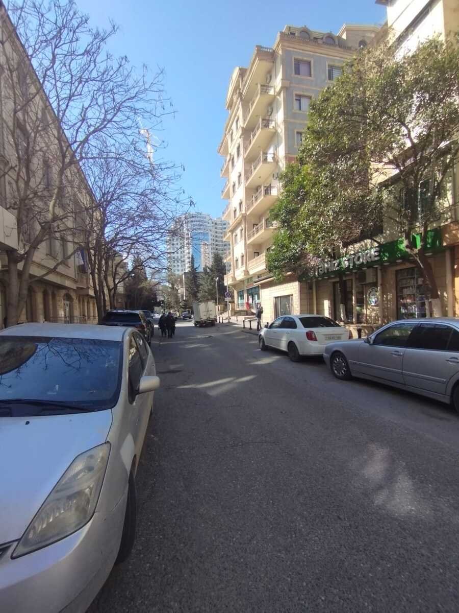 Satılır 3 otaqlı köhnə tikili, 70 m², Elmlər Akademiyası m.-2