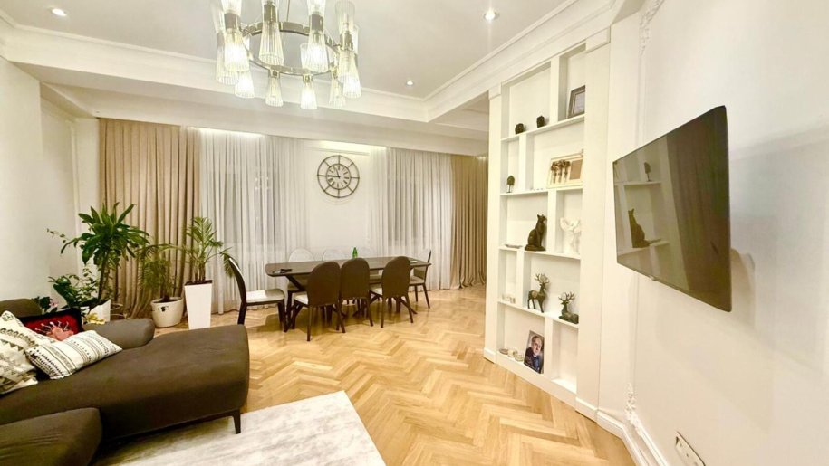 Satılır 3 otaqlı yeni tikili, 150 m², Qara Qarayev m.-1