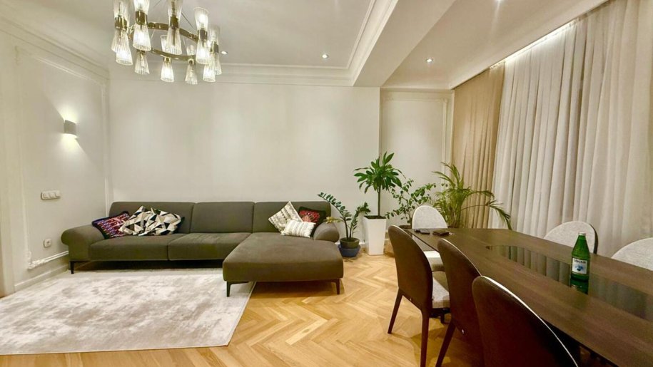 Satılır 3 otaqlı yeni tikili, 150 m², Qara Qarayev m.-4