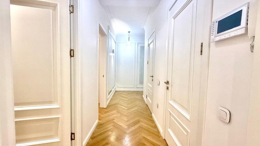 Satılır 3 otaqlı yeni tikili, 150 m², Qara Qarayev m.-10