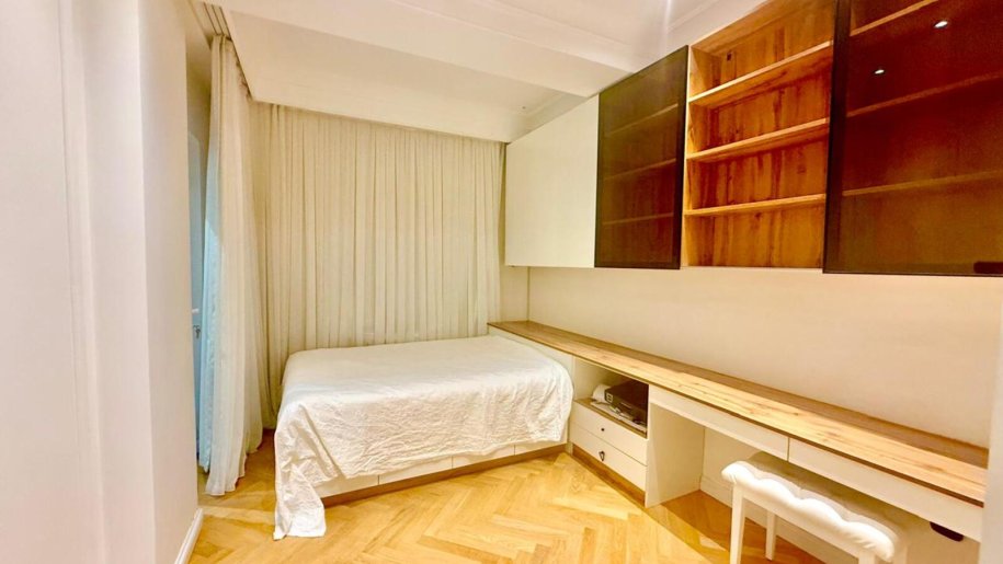 Satılır 3 otaqlı yeni tikili, 150 m², Qara Qarayev m.-17