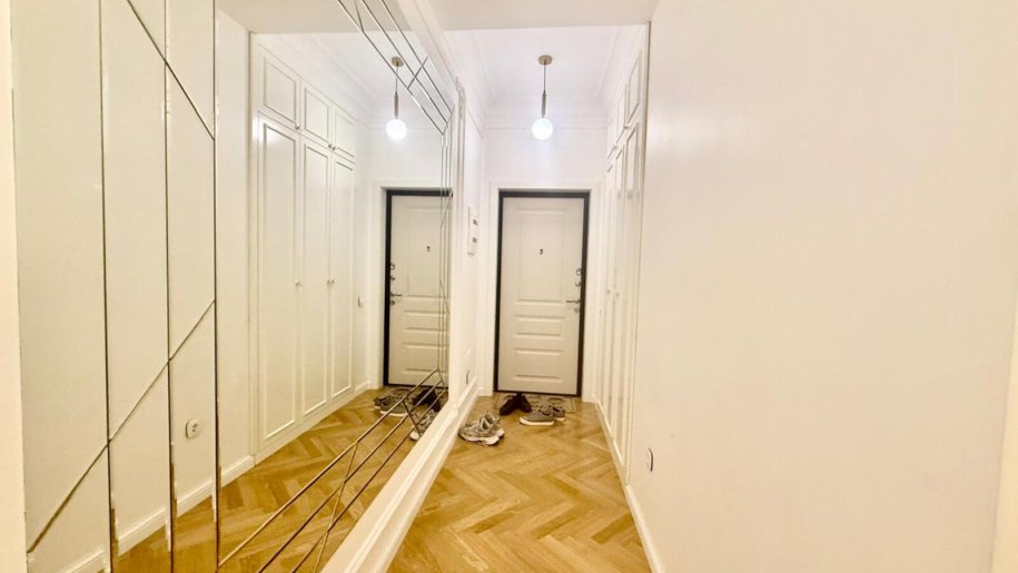 Satılır 3 otaqlı yeni tikili, 150 m², Qara Qarayev m.-18