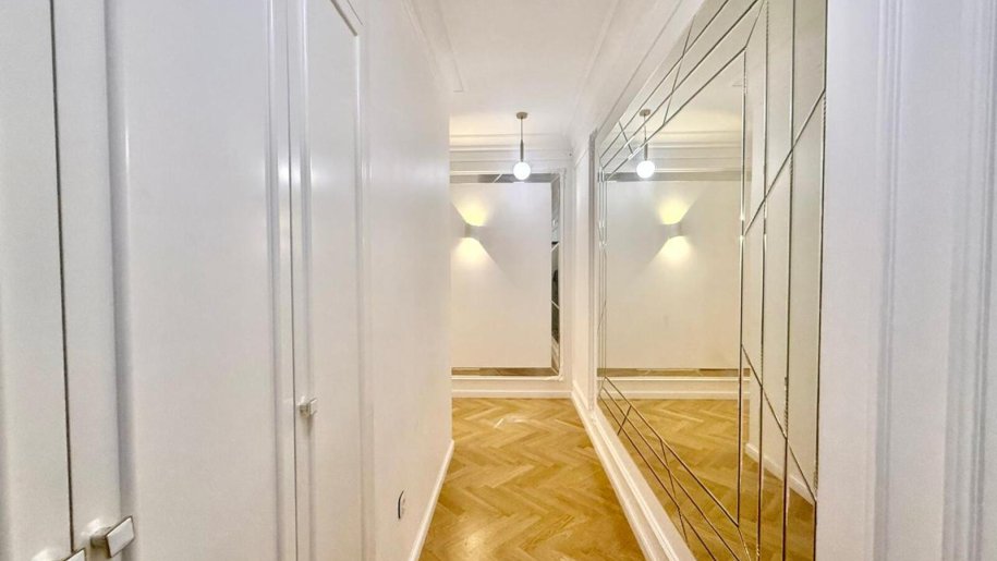 Satılır 3 otaqlı yeni tikili, 150 m², Qara Qarayev m.-19