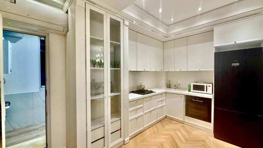 Satılır 3 otaqlı yeni tikili, 150 m², Qara Qarayev m.-20