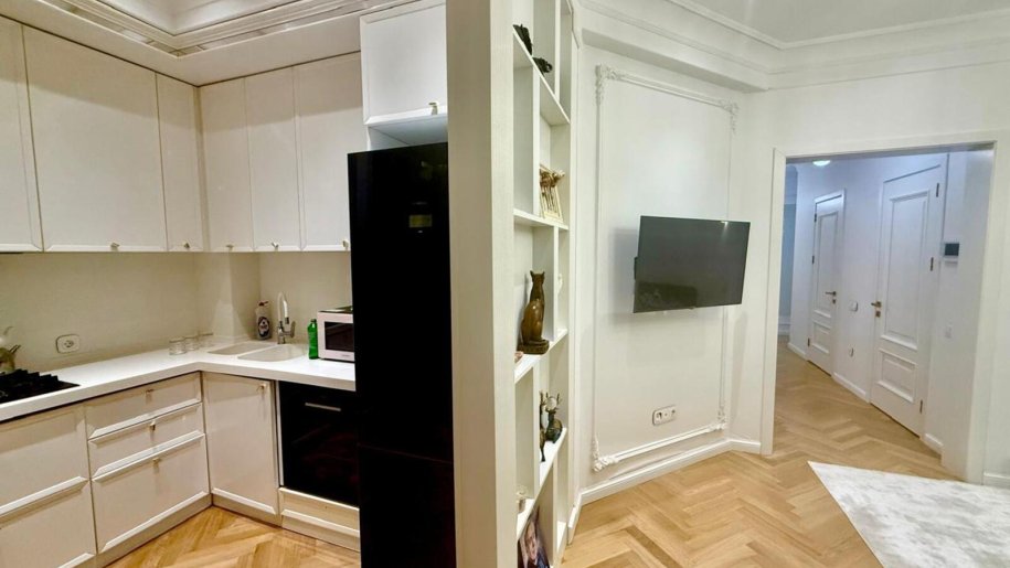 Satılır 3 otaqlı yeni tikili, 150 m², Qara Qarayev m.-21