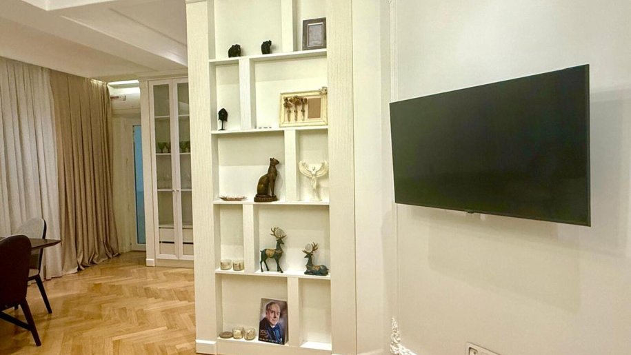 Satılır 3 otaqlı yeni tikili, 150 m², Qara Qarayev m.-26