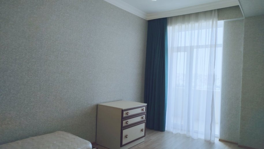 Satılır 3 otaqlı yeni tikili, 118 m², Azadlıq Prospekti m.-6