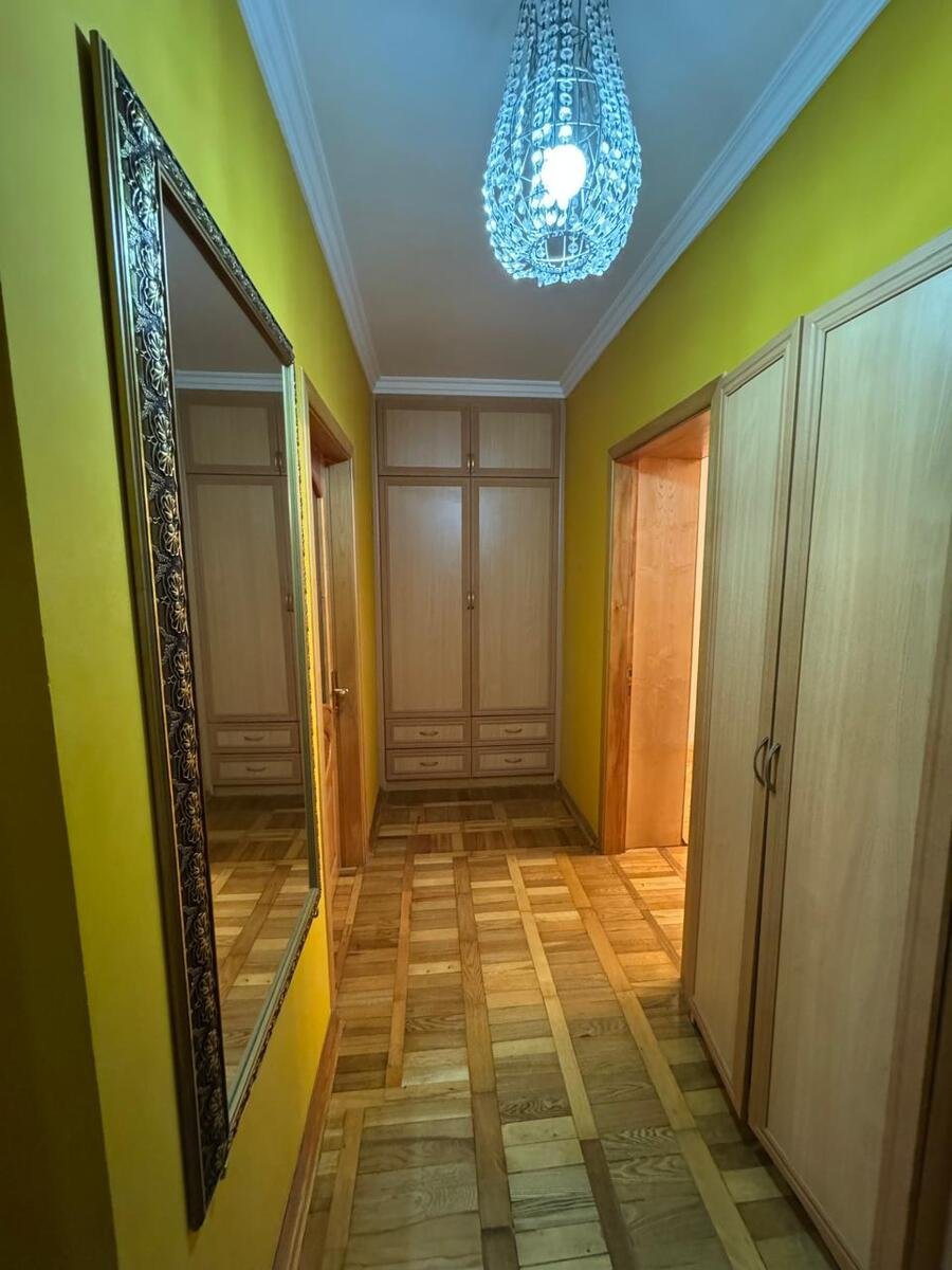 Satılır 4 otaqlı köhnə tikili, 100 m², Yasamal-5