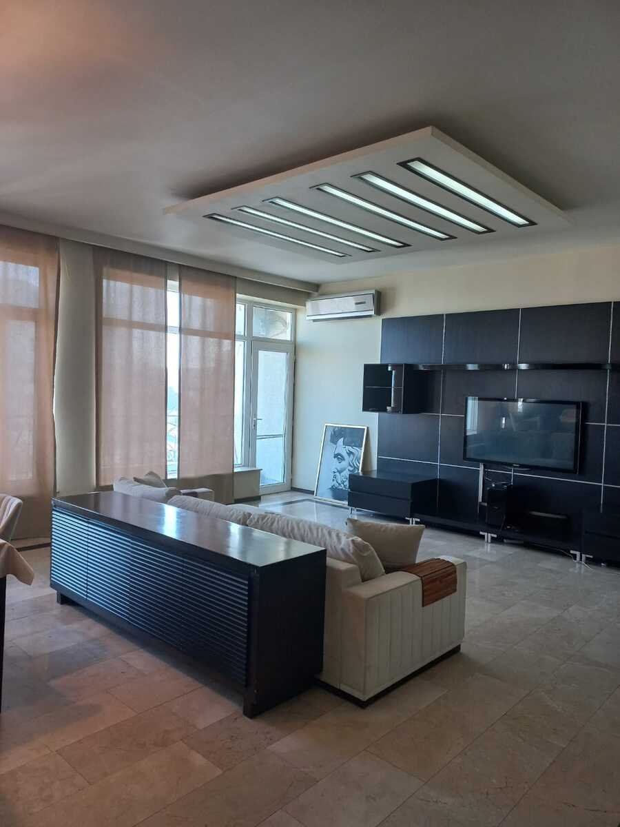 Kirayə verilir 3 otaqlı yeni tikili, 200 m², Nizami m.-7