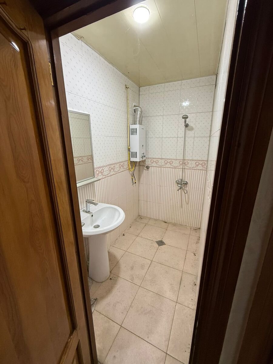 Satılır 2 otaqlı köhnə tikili, 60 m², 20 Yanvar m.-7
