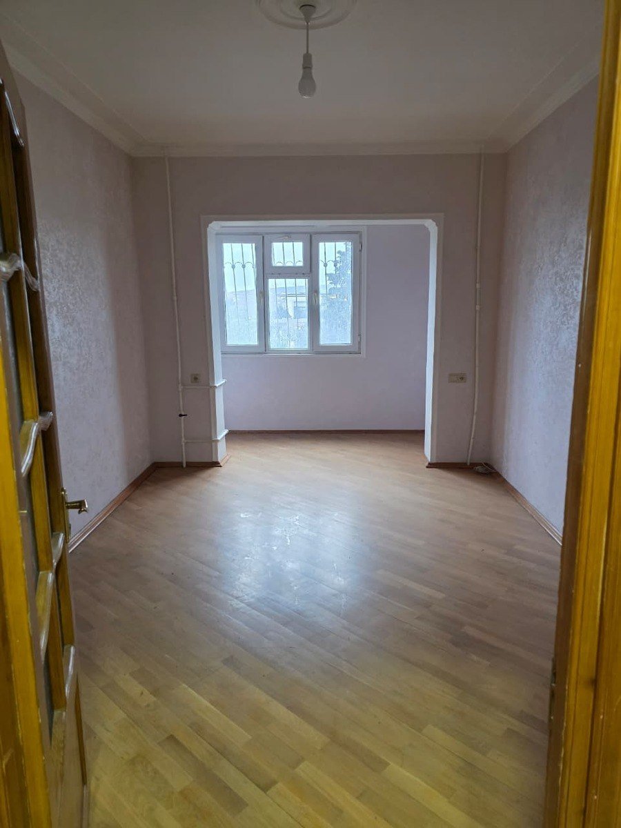 Satılır 2 otaqlı köhnə tikili, 60 m², 20 Yanvar m.-11