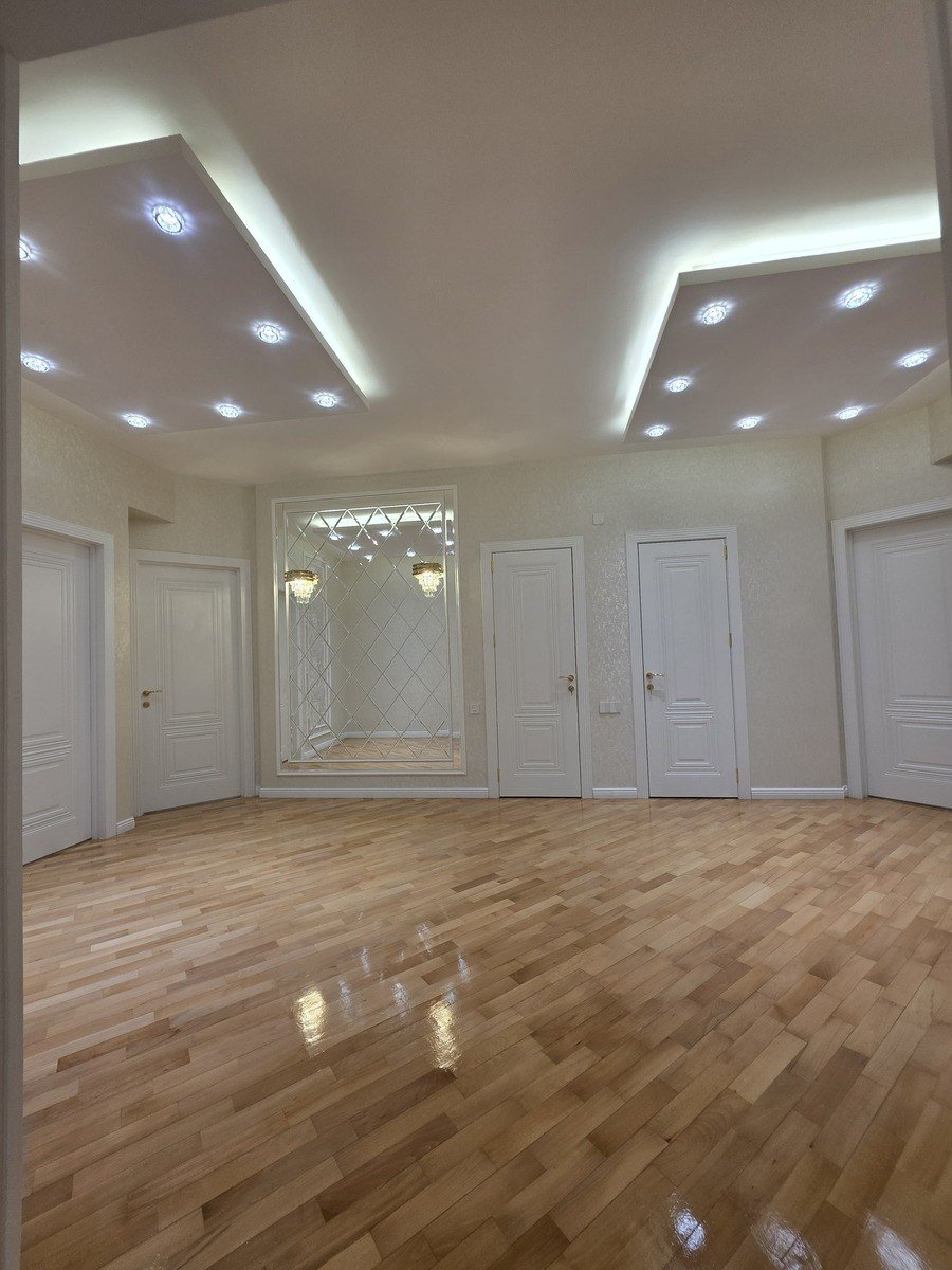 Satılır 3 otaqlı yeni tikili, 153 m², 20 Yanvar m.-4