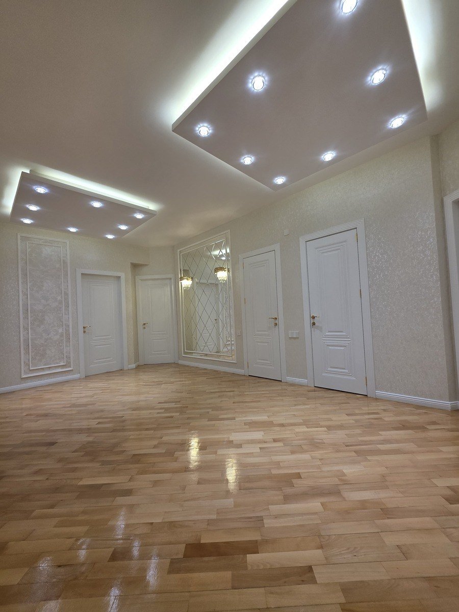 Satılır 3 otaqlı yeni tikili, 153 m², 20 Yanvar m.-7