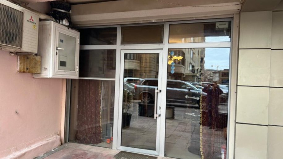 70 m<sup>2</sup> obyekt satılır, 28 May m.-1