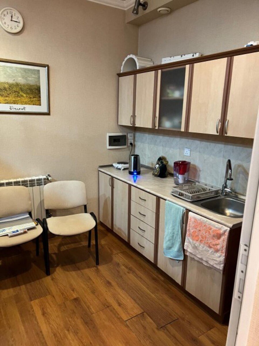 70 m<sup>2</sup> obyekt satılır, 28 May m.-7