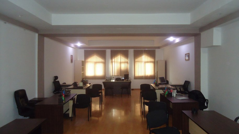 90 m<sup>2</sup> ofis icarəyə verilir, Xətai m.-8