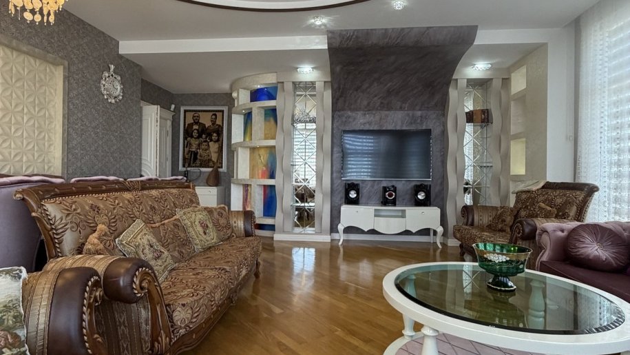 Satılır 4 otaqlı yeni tikili, 175 m², Azadlıq Prospekti m.-3