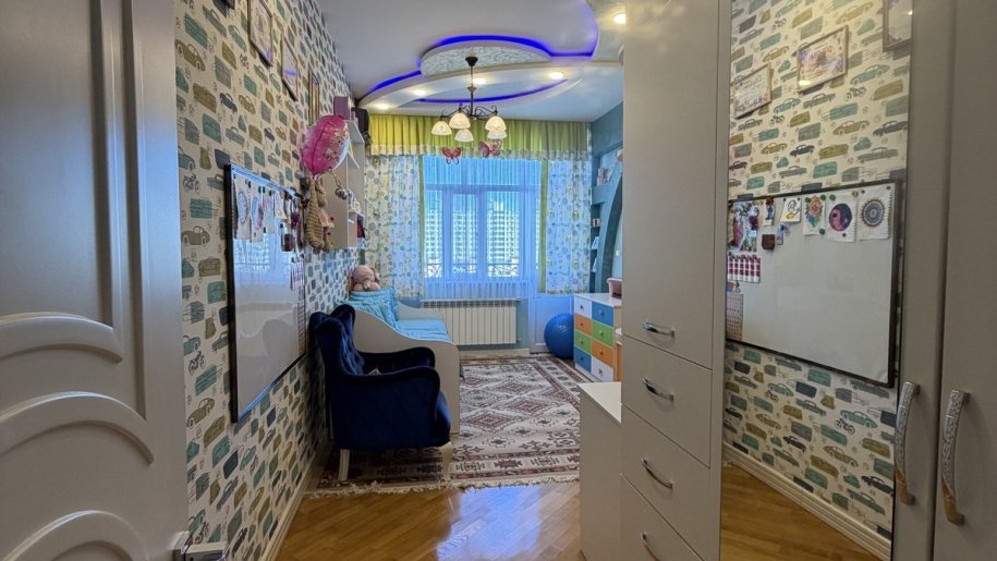 Satılır 4 otaqlı yeni tikili, 175 m², Azadlıq Prospekti m.-17