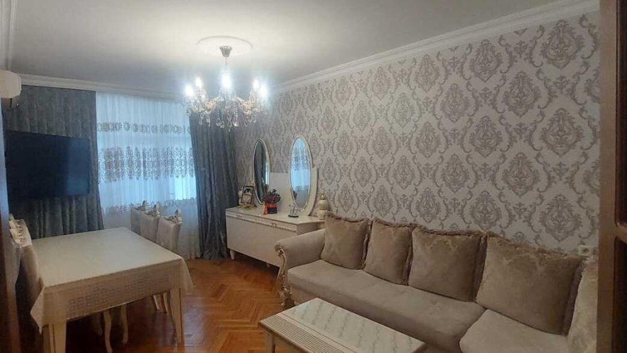 Satılır 4 otaqlı köhnə tikili, 110 m², Həzi Aslanov m.-1