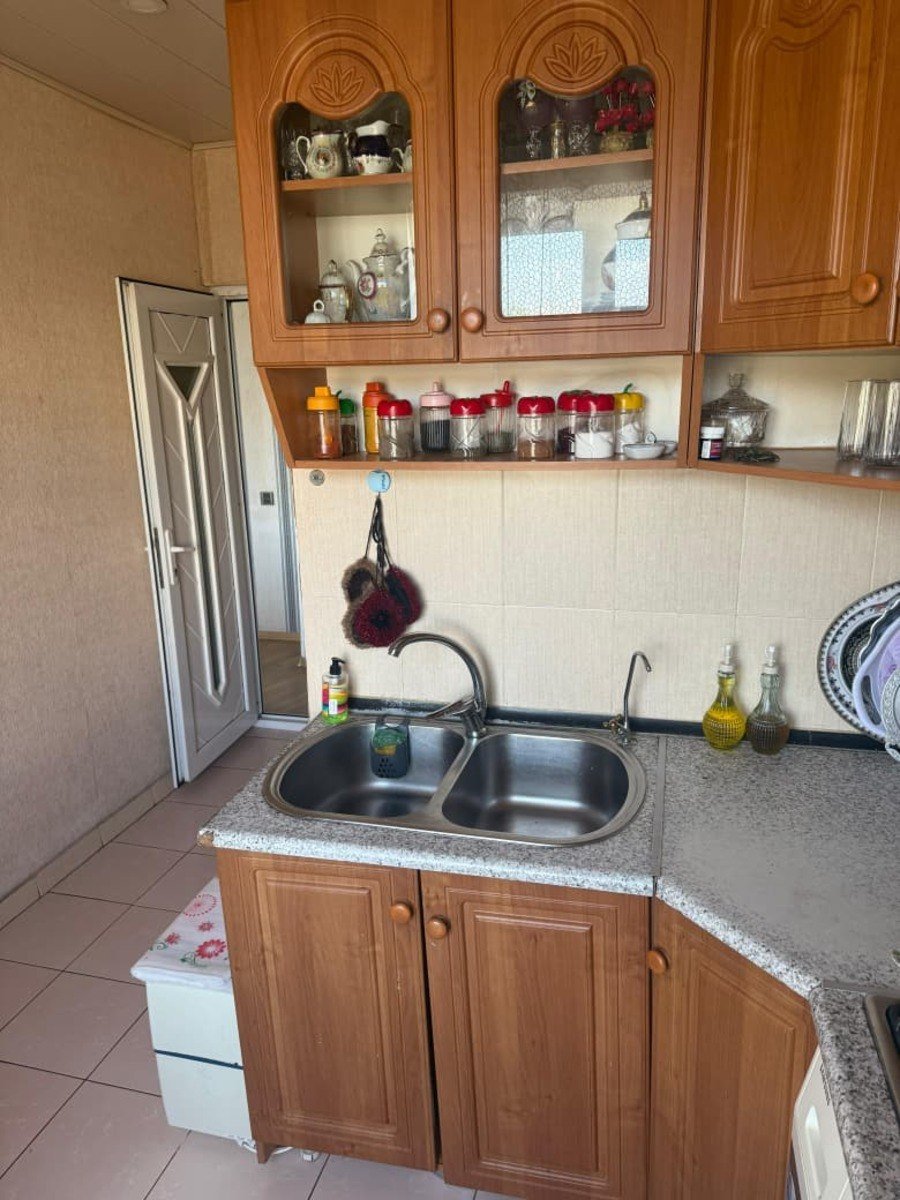 Satılır 2 otaqlı köhnə tikili, 50 m², Xalqlar dostluğu m.-5