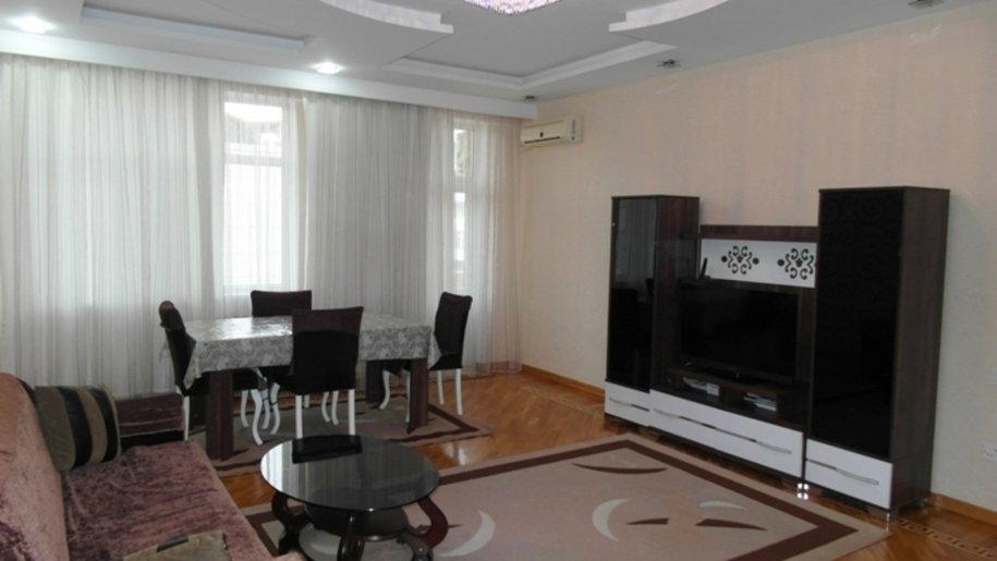 Kirayə verilir 4 otaqlı yeni tikili, 160 m², Nizami m.-2