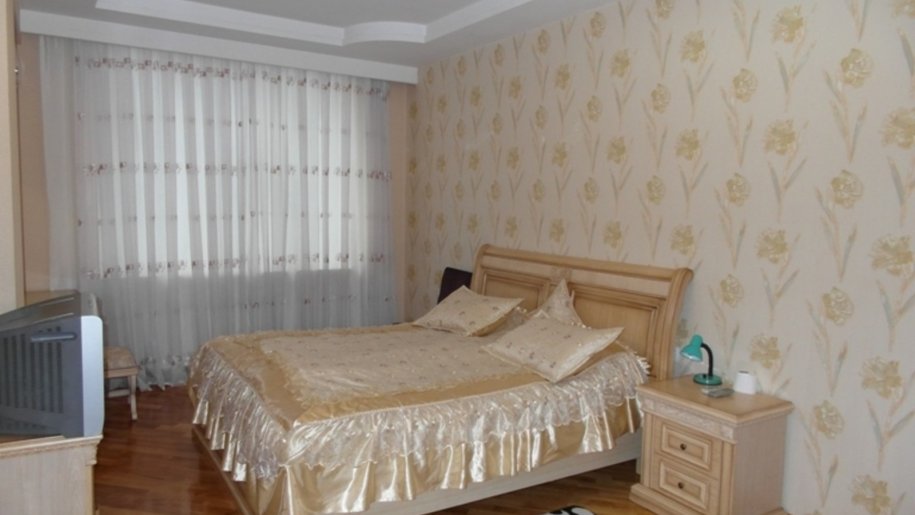 Kirayə verilir 4 otaqlı yeni tikili, 160 m², Nizami m.-4