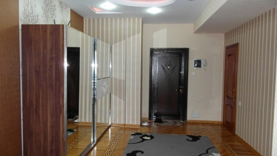 Kirayə verilir 4 otaqlı yeni tikili, 160 m², Nizami m.-9