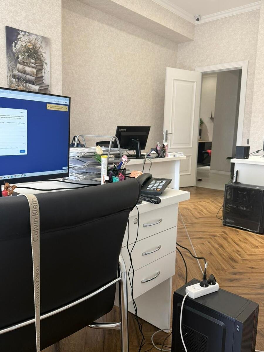 230 m<sup>2</sup> ofis icarəyə verilir, Koroğlu m.-16